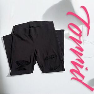 Torrid Leggings l Black Distressed/Mesh Accents l 2 Front Pockets l 0 l EUC